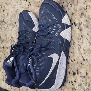 Nike Kyrie 4